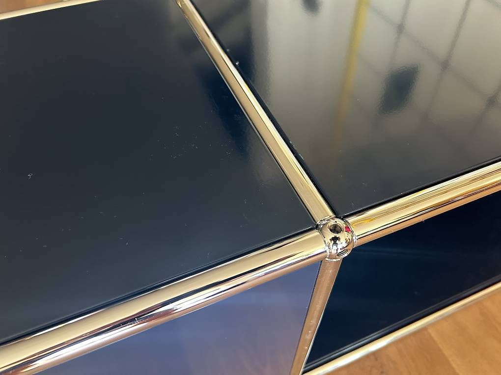 Cassettiere: Meuble USM bleu foncé – Nuovo e nell'imballaggio originale da Choulex venduto da superposition 3