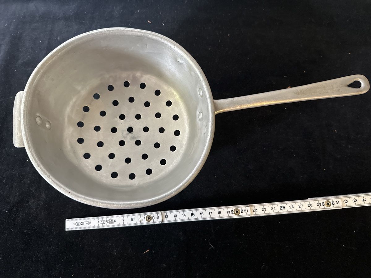 Elettrodomestici da cucina: Vintage Abtropf-Sieb Aluminium – Usato da Zürich venduto da Chaeffeler 2