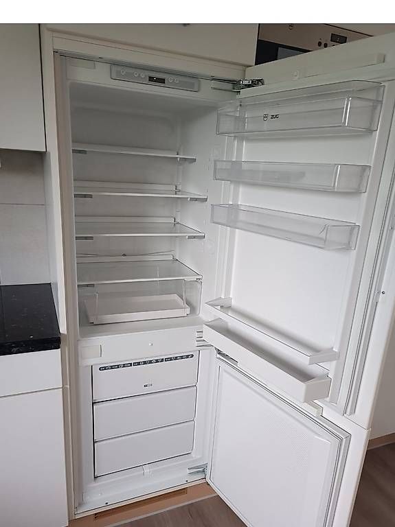 V-Zug Cucine complete: Komplette Küche zu verkaufen – Usato da Stetten SH venduto da MAndC 4