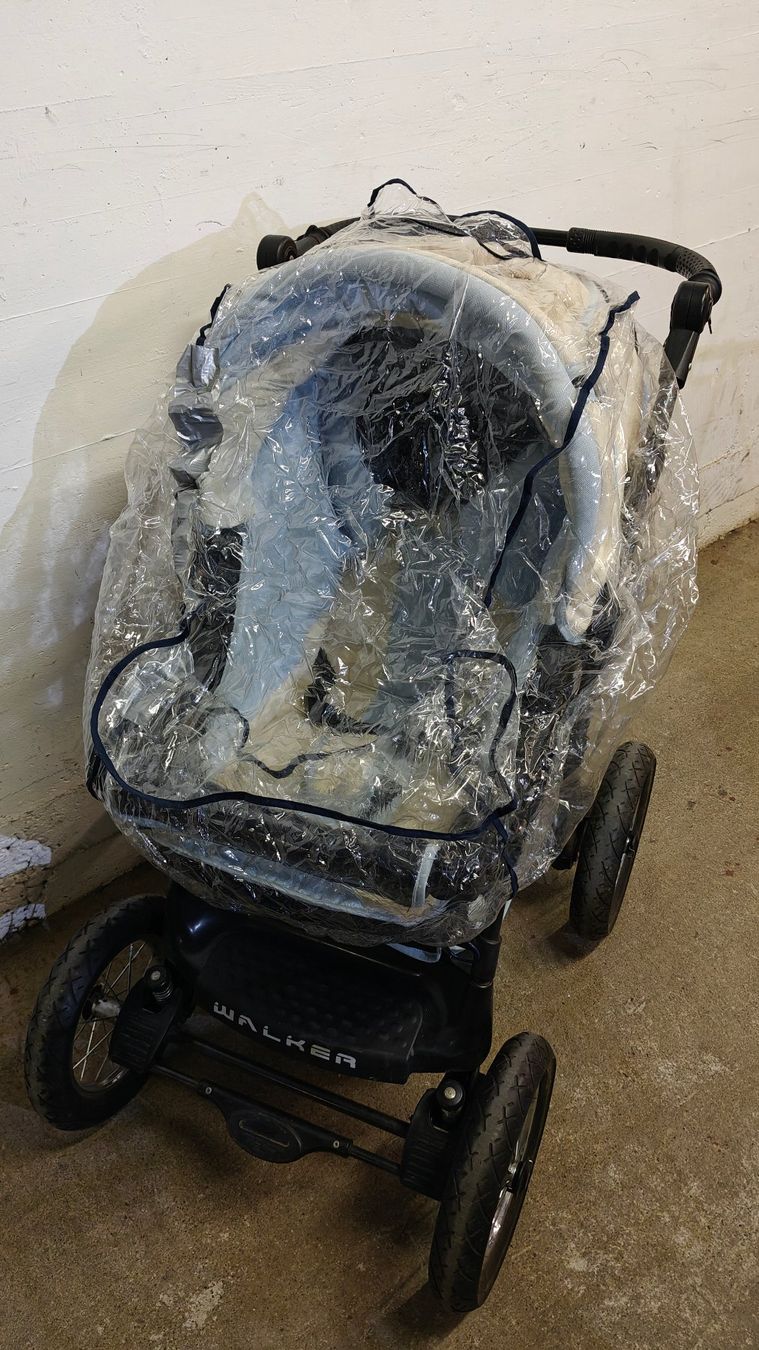 Carrozzine: Kinderwagen – Usato da Däniken SO venduto da Endelhof 2