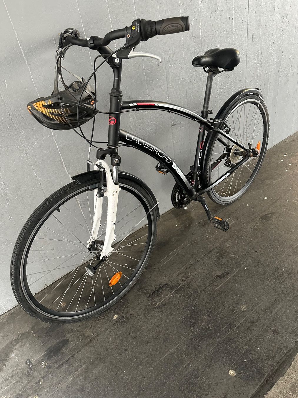 Biciclette: Fahrrad mit Helm – Usato da Zug venduto da uri_z6fm 1