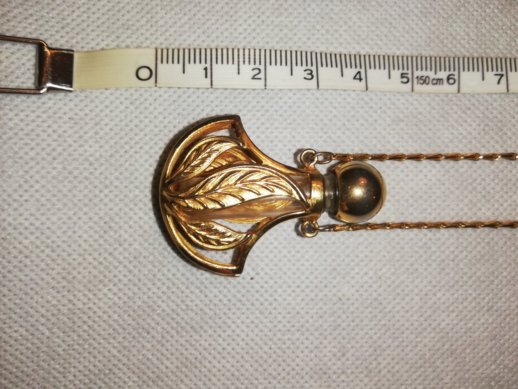 Ciondoli: Parfum Flacon Anhänger mit Kette – Usato da Aarburg venduto da Emelie 4