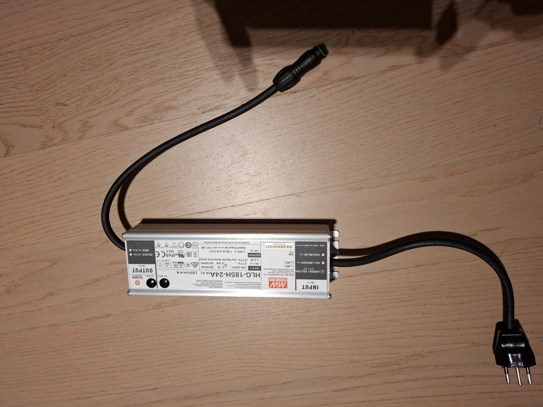 Componenti elettronici: Daytime matrix Netzteil 180W – Nuovo (secondo la descrizione) da Bonaduz venduto da wei_m7bn