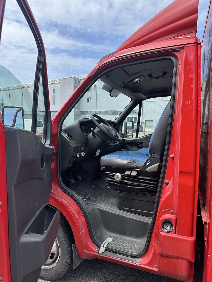 Iveco Lastwagen: Iveco Box Truck Red condition used – Gebraucht aus Weiach von Aleksandar.B 6