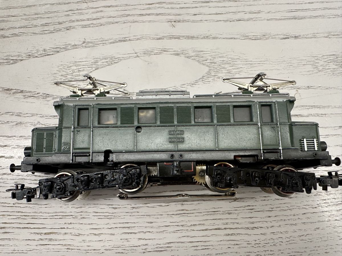 Märklin Modellini di ferrovie: Märklin SET 800 DB BR E44 – Usato da Lupsingen venduto da New-Haven 2