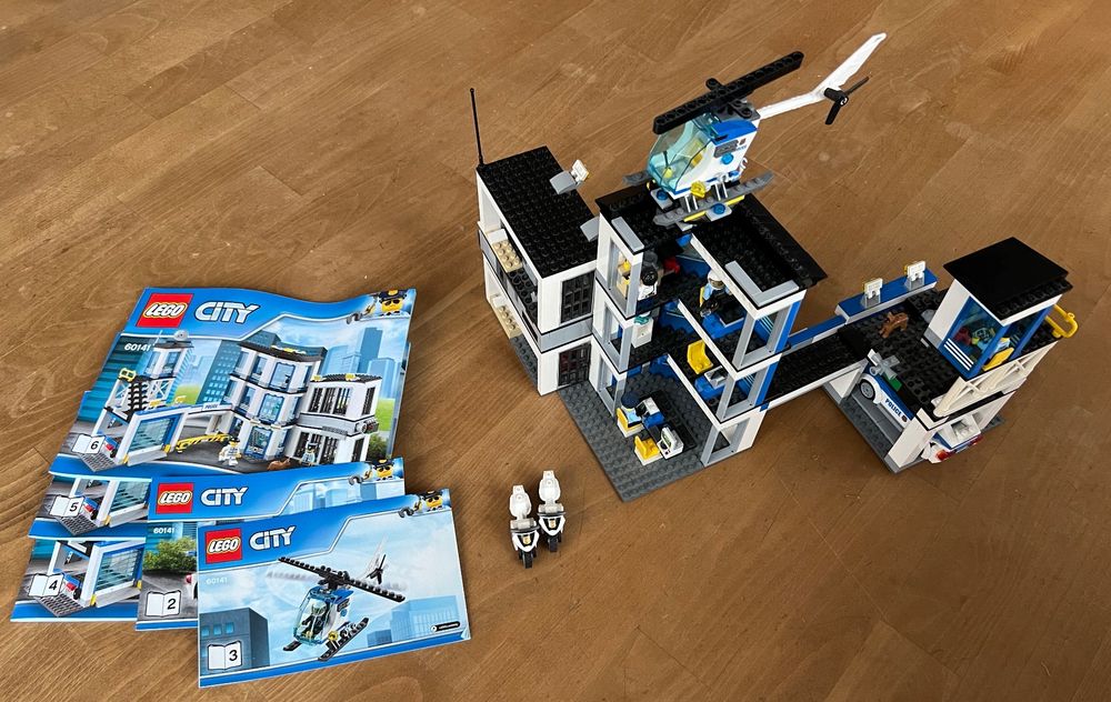 Lego City 60141 Polizeistation (Gebraucht) in Biel/Bienne für CHF 29 ...