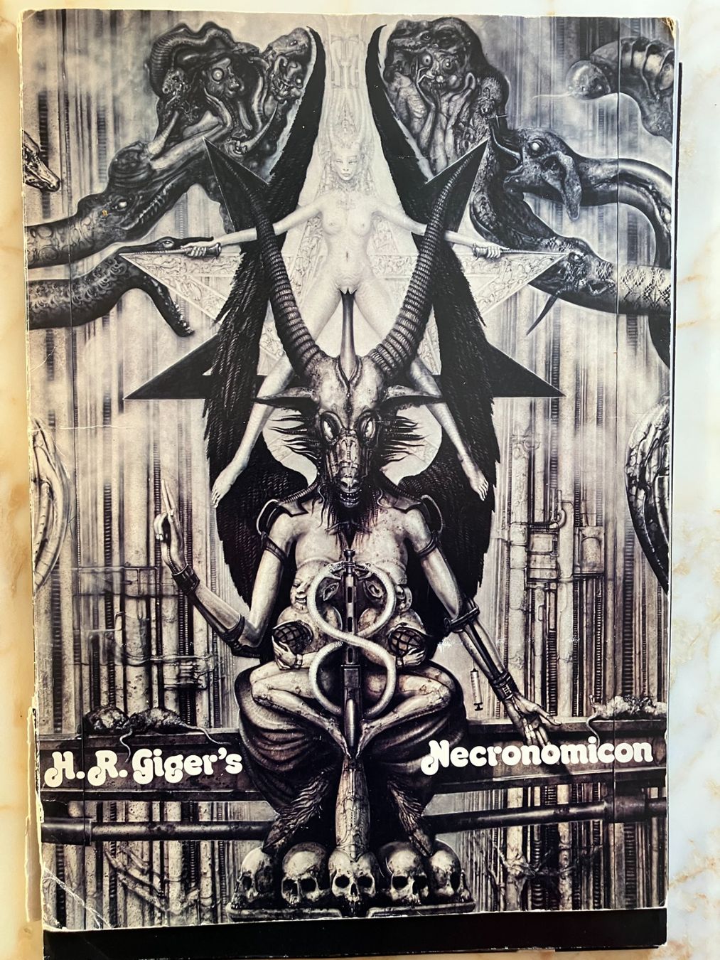 Libri: H.R.Gigers Necronomicon – Usato da Männedorf venduto da Amleto3 1
