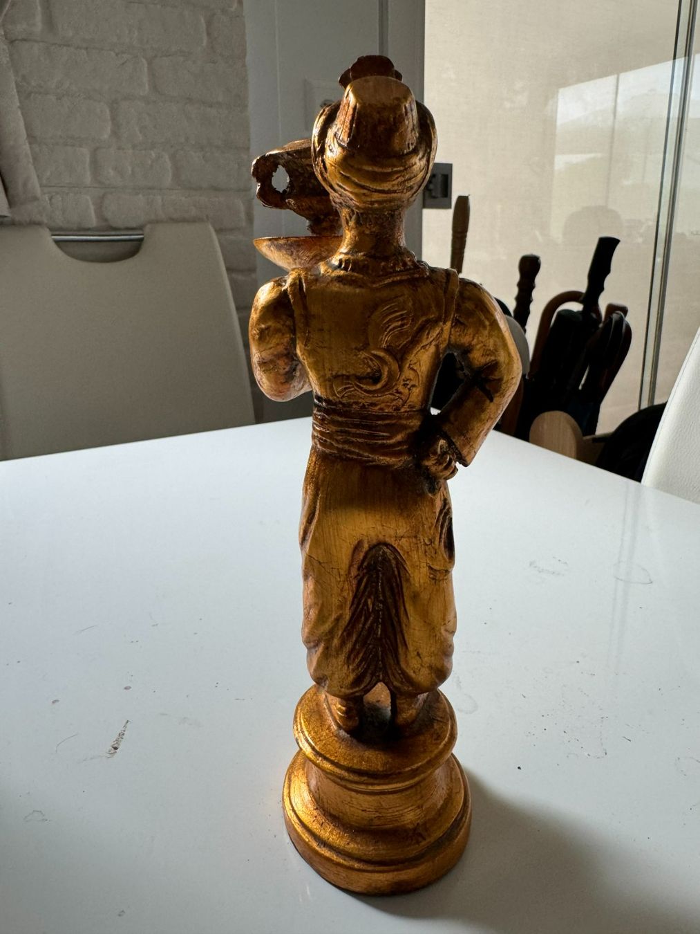 Statuette: Figur mit Leuchter orientalisch Bronzeoptik – Usato da Vaduz venduto da Greenturtle 1