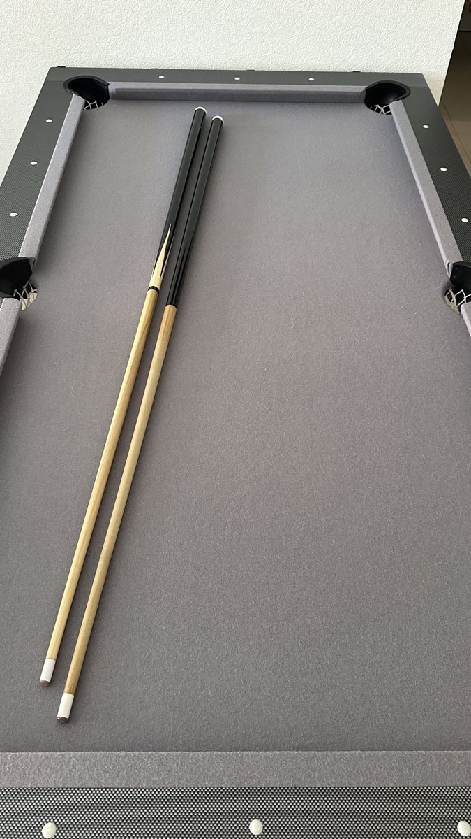 Tables de billard: TABLE A MANGER / BILLARD – D'occasion à Vevey par Frenchyinswiss1800 1
