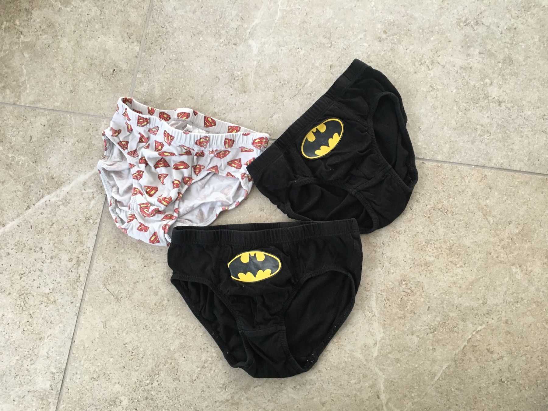 H&M Biancheria intima: Batmen + Supermen Slips Gr. 122-128 – Usato da Gächlingen venduto da Tara_devi
