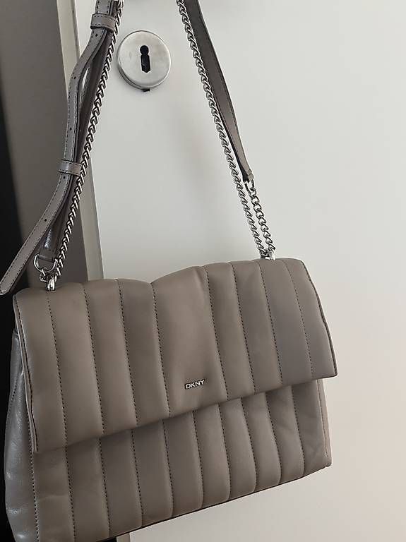 Borse da donna: DKNY beige shoulder bag – Usato da Rümlang venduto da LK_E