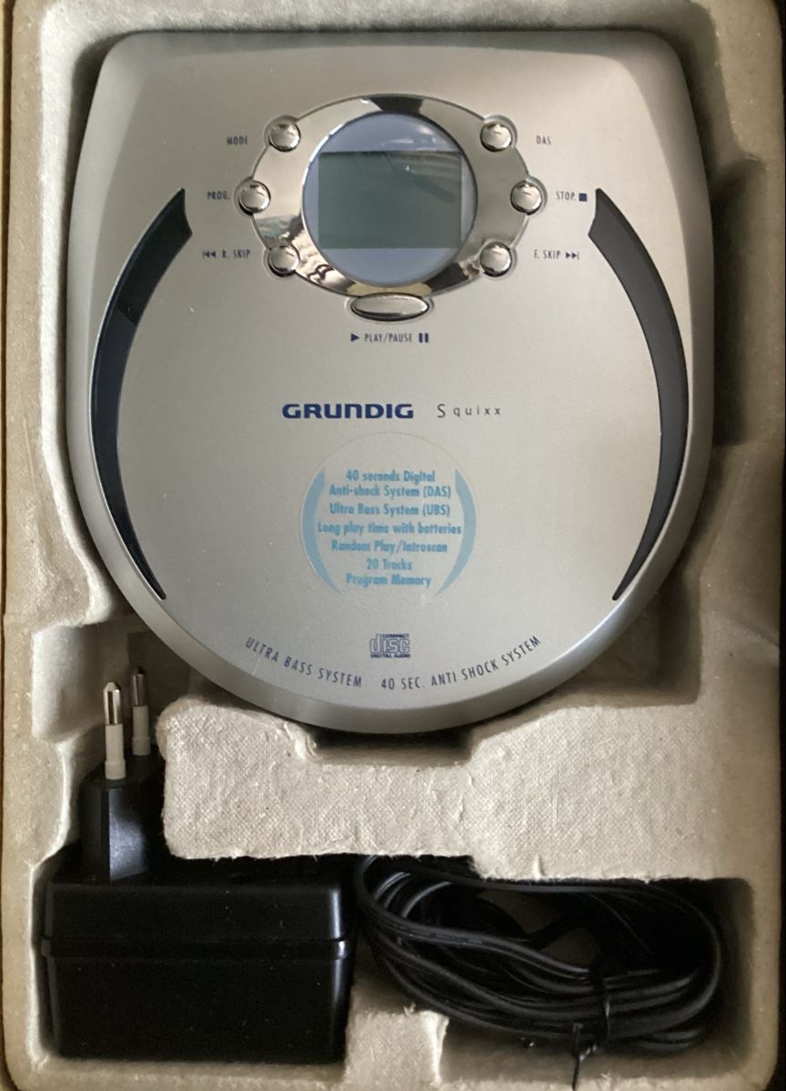 Grundig Lettore multimediale portatile: CD Player Grundig Squixx CDP 4102 SS 40 – Usato da Tägerwilen venduto da bikermoon