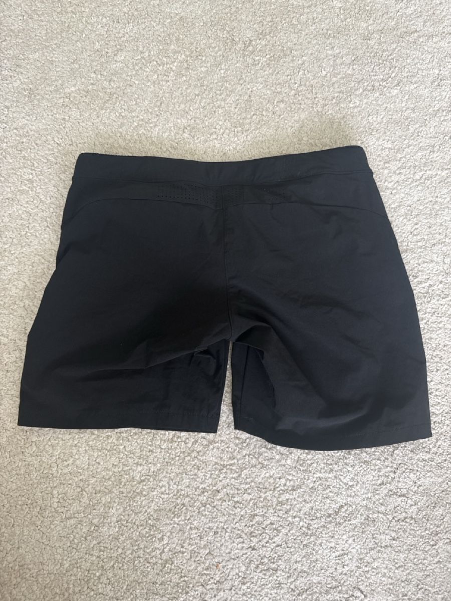 Decathlon Pantalons: Kurze Wanderhose – D'occasion à St. Niklausen LU par car_2562 1