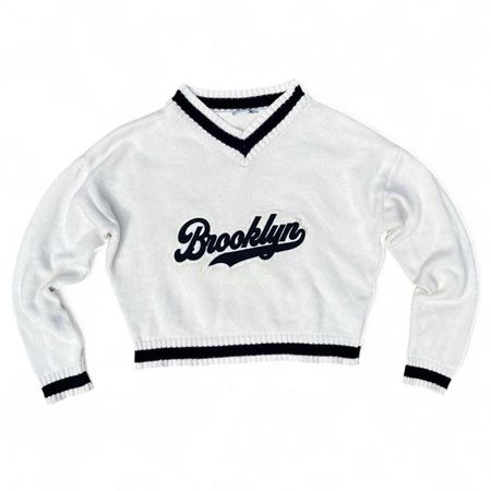 Subdued Cropped Knit Sweater Brooklyn V-Neck White