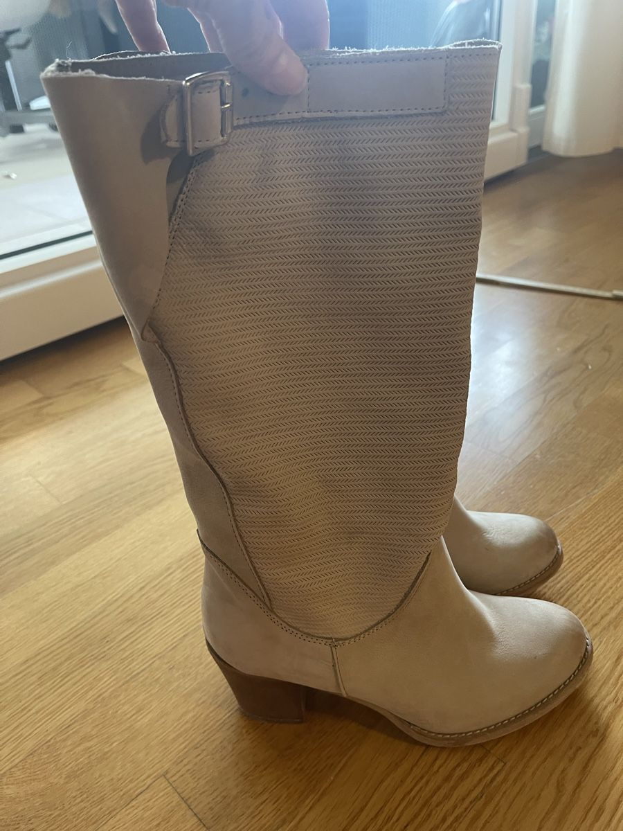 Scarpe da donna: Vera Gomma Lederstiefel beige Gr. 37 – Usato da Rüschlikon venduto da leo_mwz2