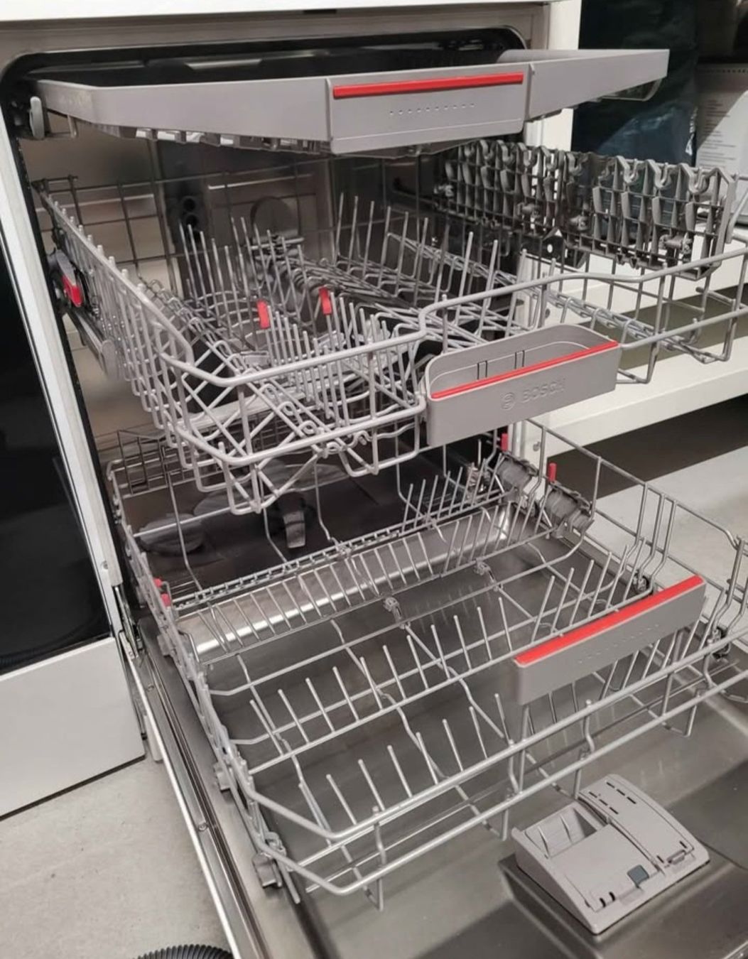 Bosch Lavastoviglie: Geschirrspüler BoschSMS68NW06E – Usato da Schlieren venduto da sse_5j5p
