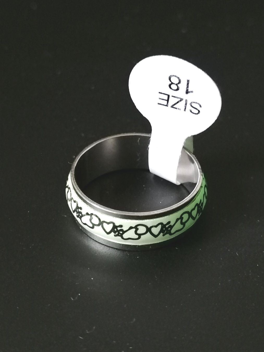 Ring mit Herz Muster leuchtet im dunkeln, Grösse 57 (Neu (gemäss ...