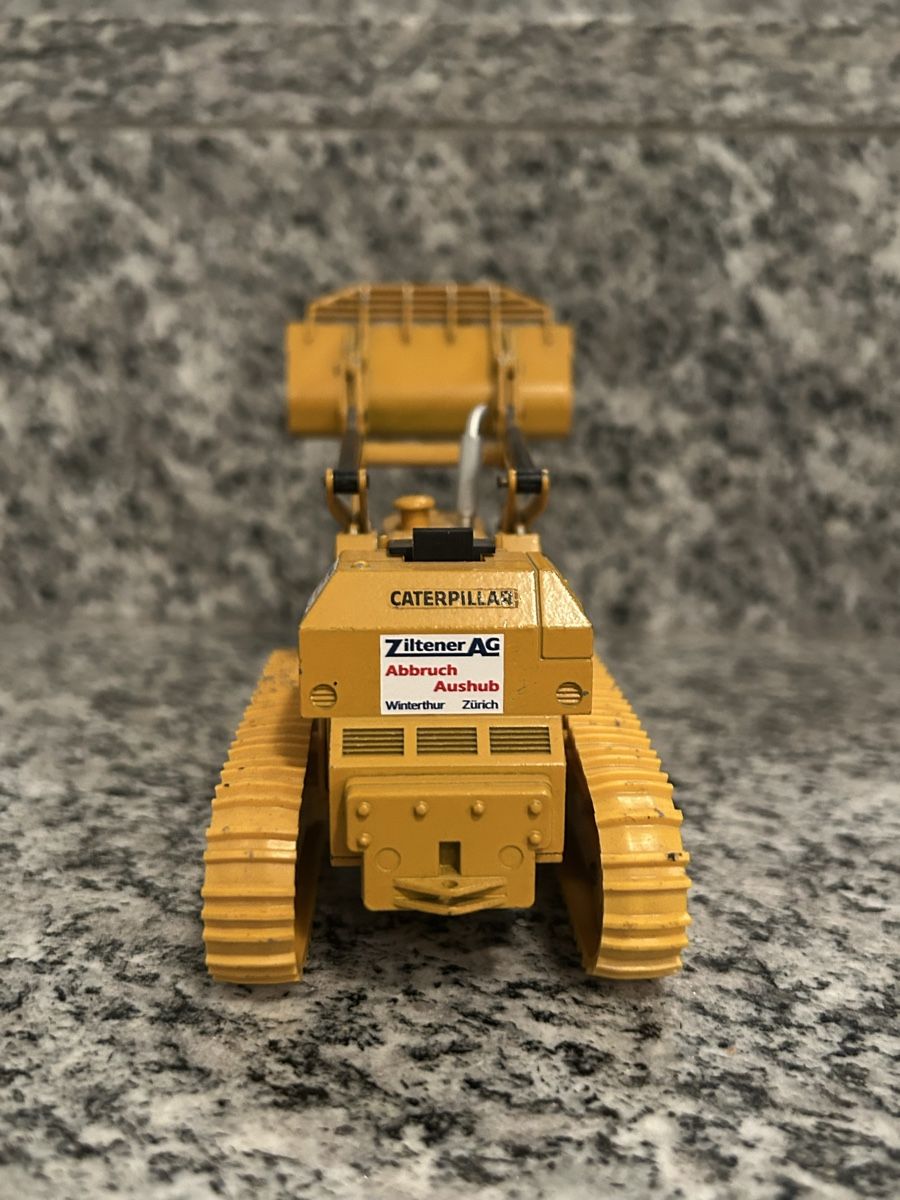 Caterpillar Kit di modellismo & Modellini statici: Cat 983 , 1:50 , NZG – Usato da Horw venduto da Tigercat635 3