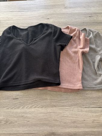 3 Damen T-Shirts gerippt Grösse L in drei Farben