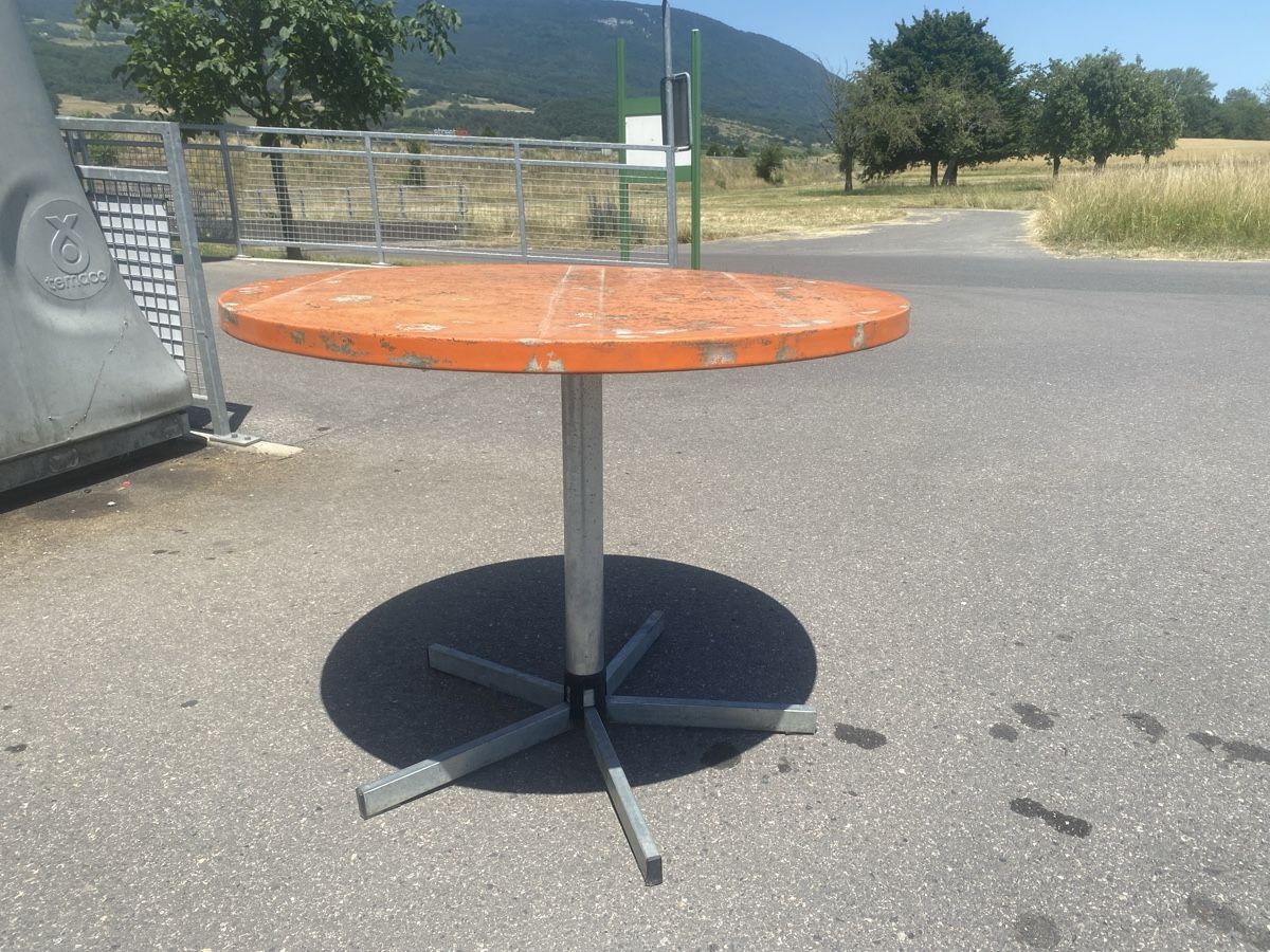 Tische: À repeindre, table jardin en métal  – Defekt aus Concise von collinet.1426 1