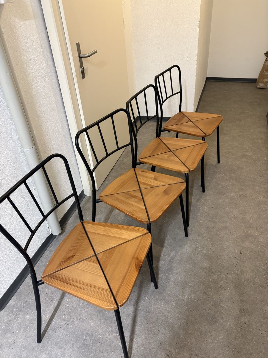 Tables: Tisch inkl. Stühlen – D'occasion à Zürich par lar_9yr2 1