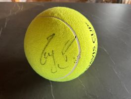 Balle jumbo Coupe Davis signée Federer – certifiée Beckett