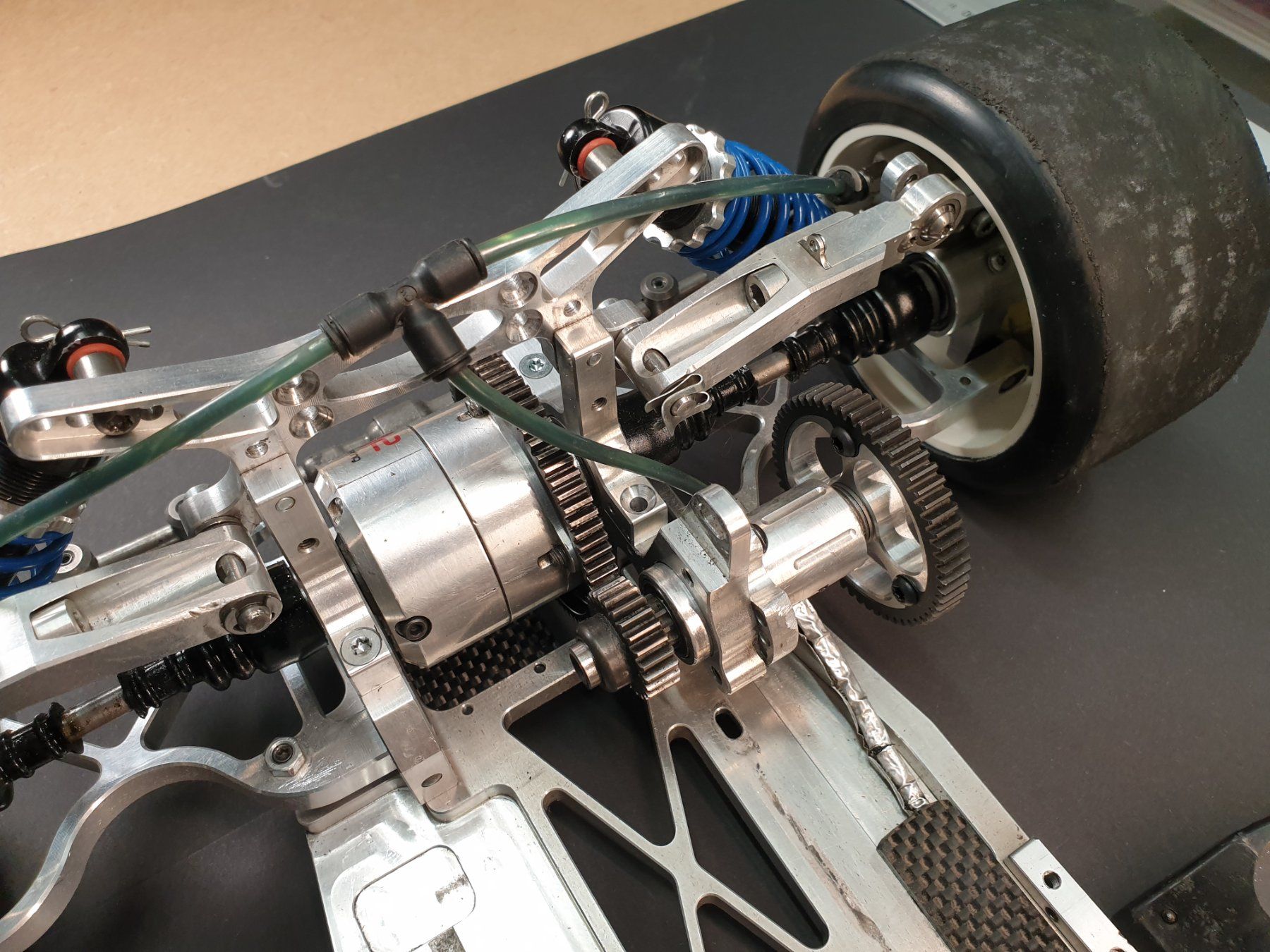 Modellismo RC: FG 2020 Chassis mit Servos Bremsanlage etc – Usato da Ohmstal venduto da p-51d 1