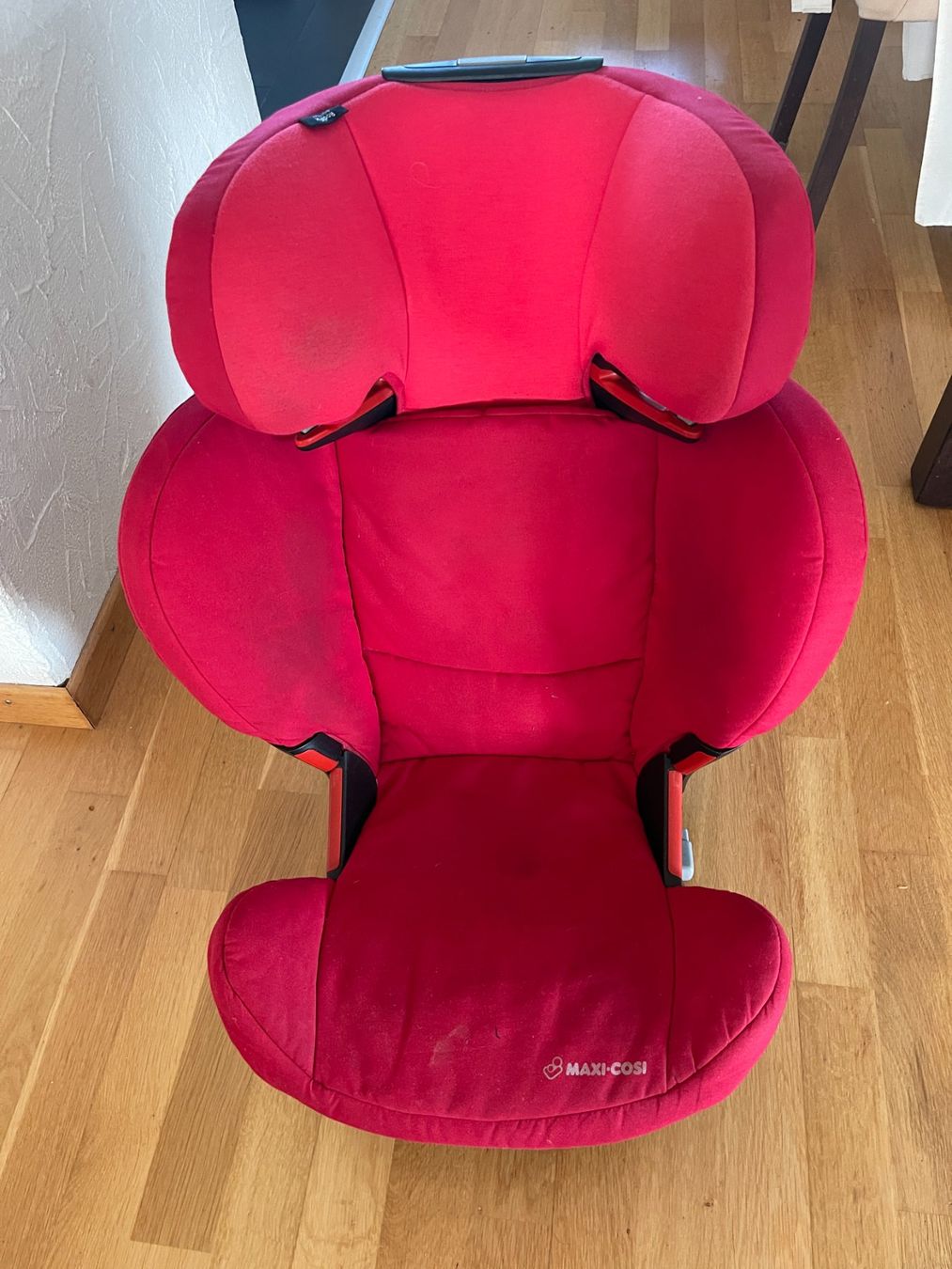 Maxi-Cosi Auto-Kindersitze: Maxi Cosi Kindersitz der Linie RodiFix – Gebraucht aus Greifensee von guteangebote