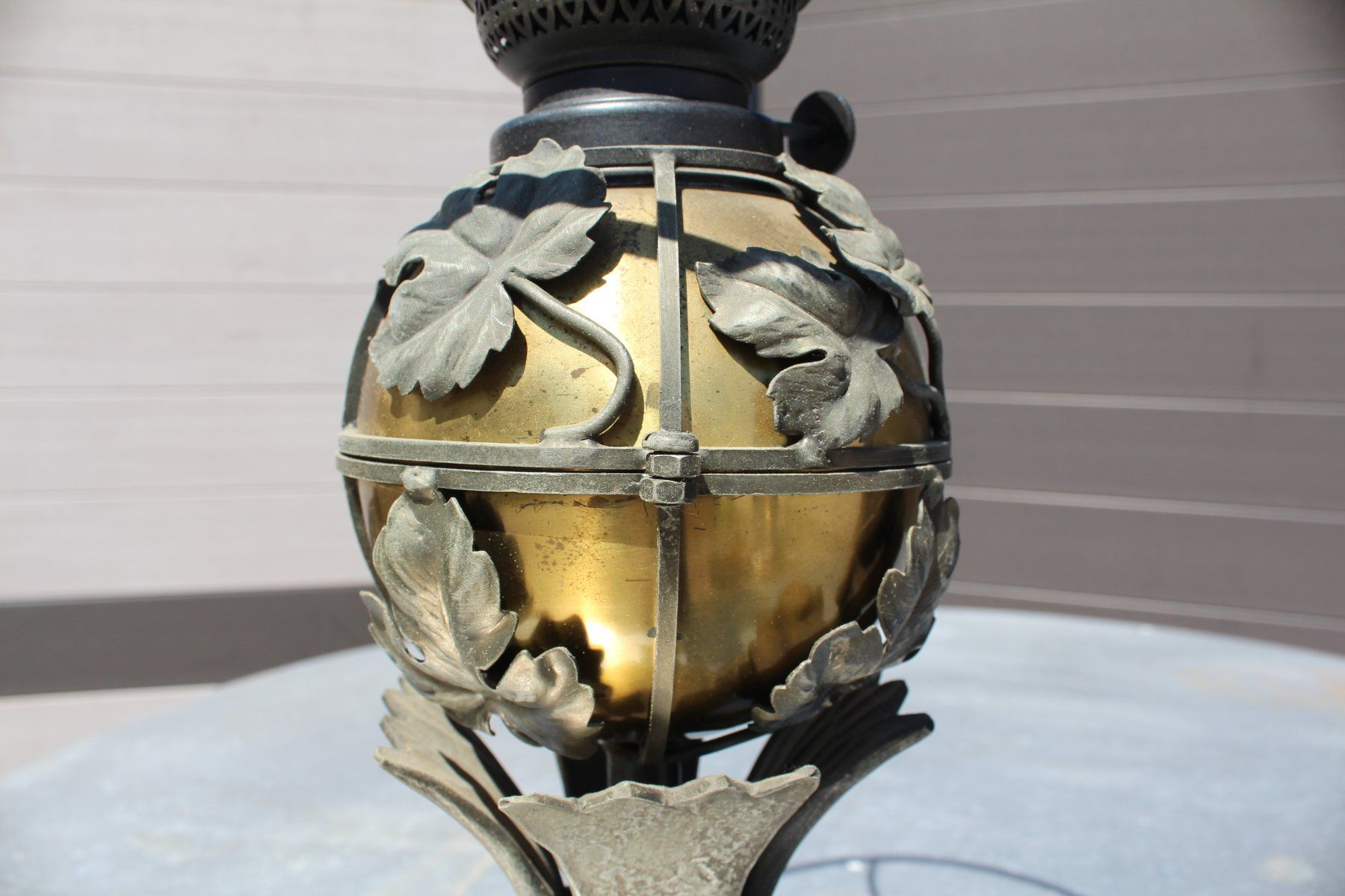 Lampade: Antike Stehlampe - handgeschmiedet – Usato da Trüllikon venduto da Pferdel 2