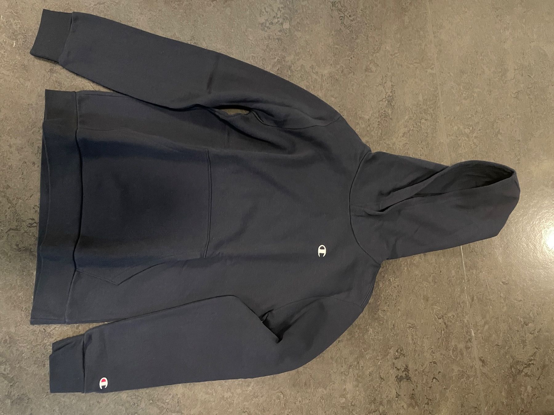 Champion Pullover & Sweatshirts: Champion Pullover – Gebraucht aus Zürich von Ivona3