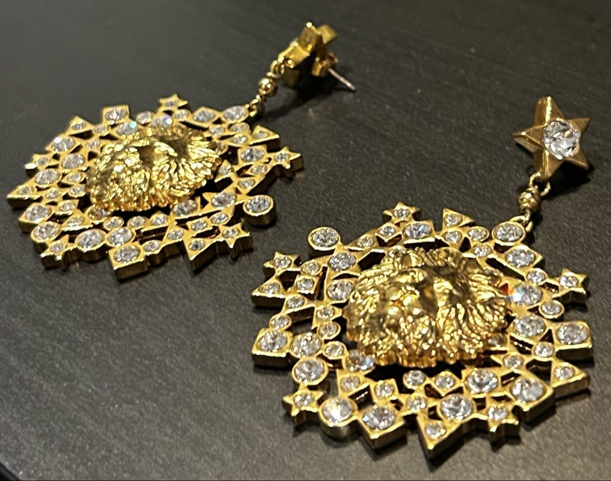 Versace Ohrringe & -stecker: Versus Versace Löwe Ohrringe – Gebraucht aus Ebmatingen von Christopher123 2