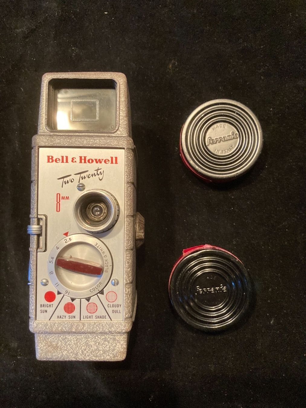 Kamera: Bell & Howell. - Two Twenty – Gebraucht aus Zürich von Chaeffeler 1