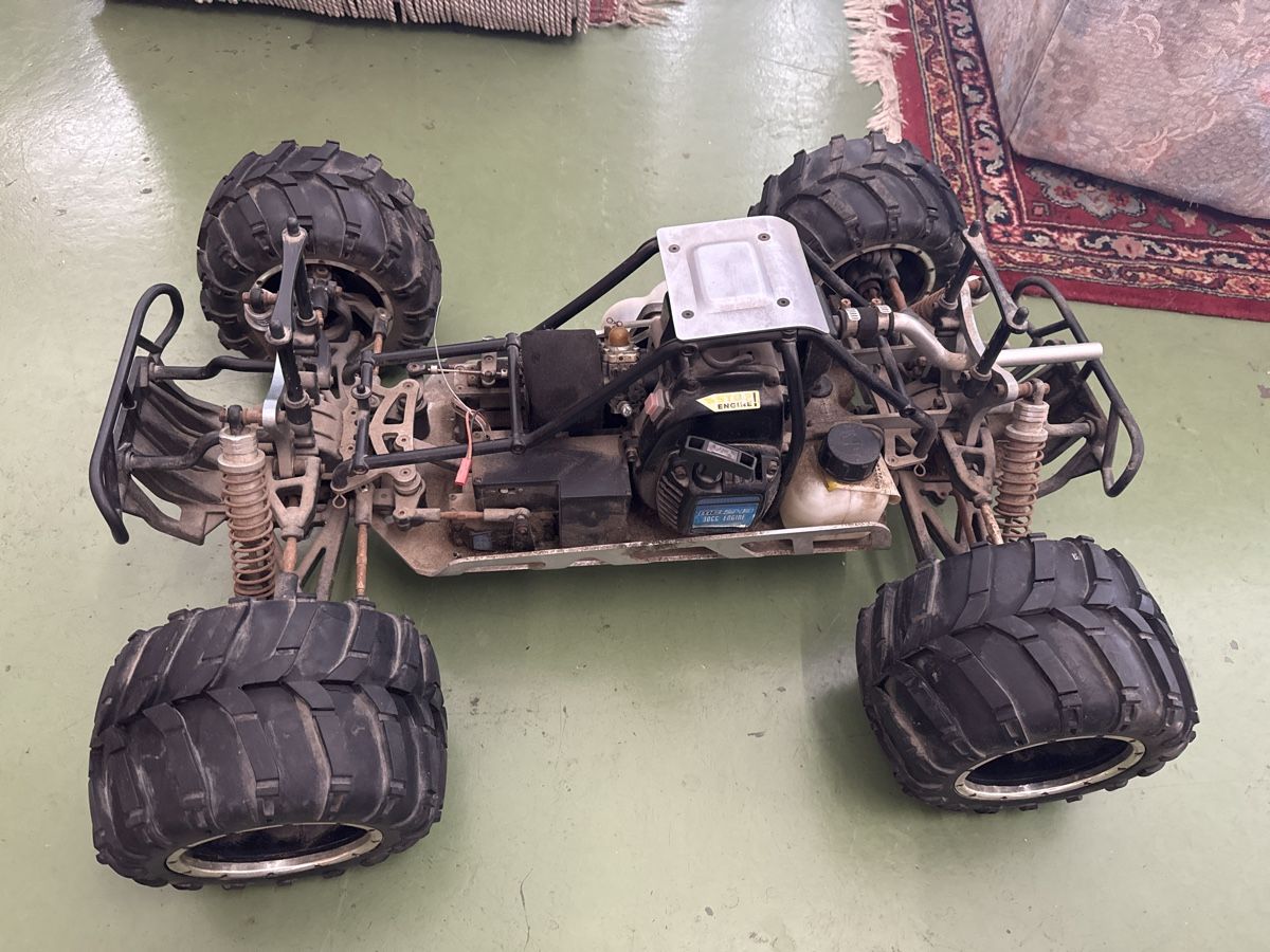 RC Modellbau: RC Auto Offroad Benzinmotor 30ccm – Defekt aus Pratteln von Cartonsducoeur_bl 1