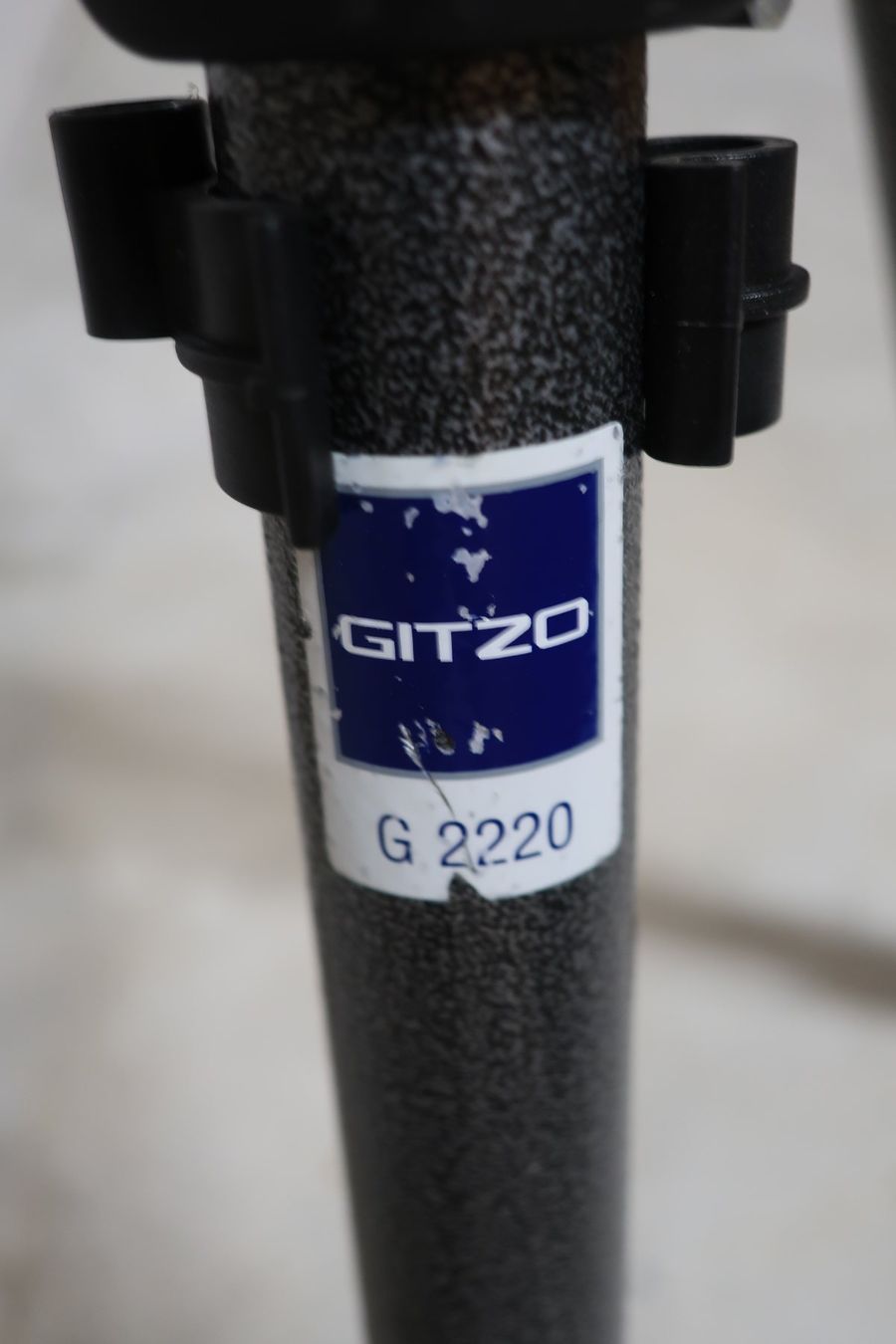 Gitzo Trépieds & Accessoires: 1.AUGUST Aktion  Stativ Gitzo G 2220 Explorer – D'occasion à Zürich par dnk_nrd8 2