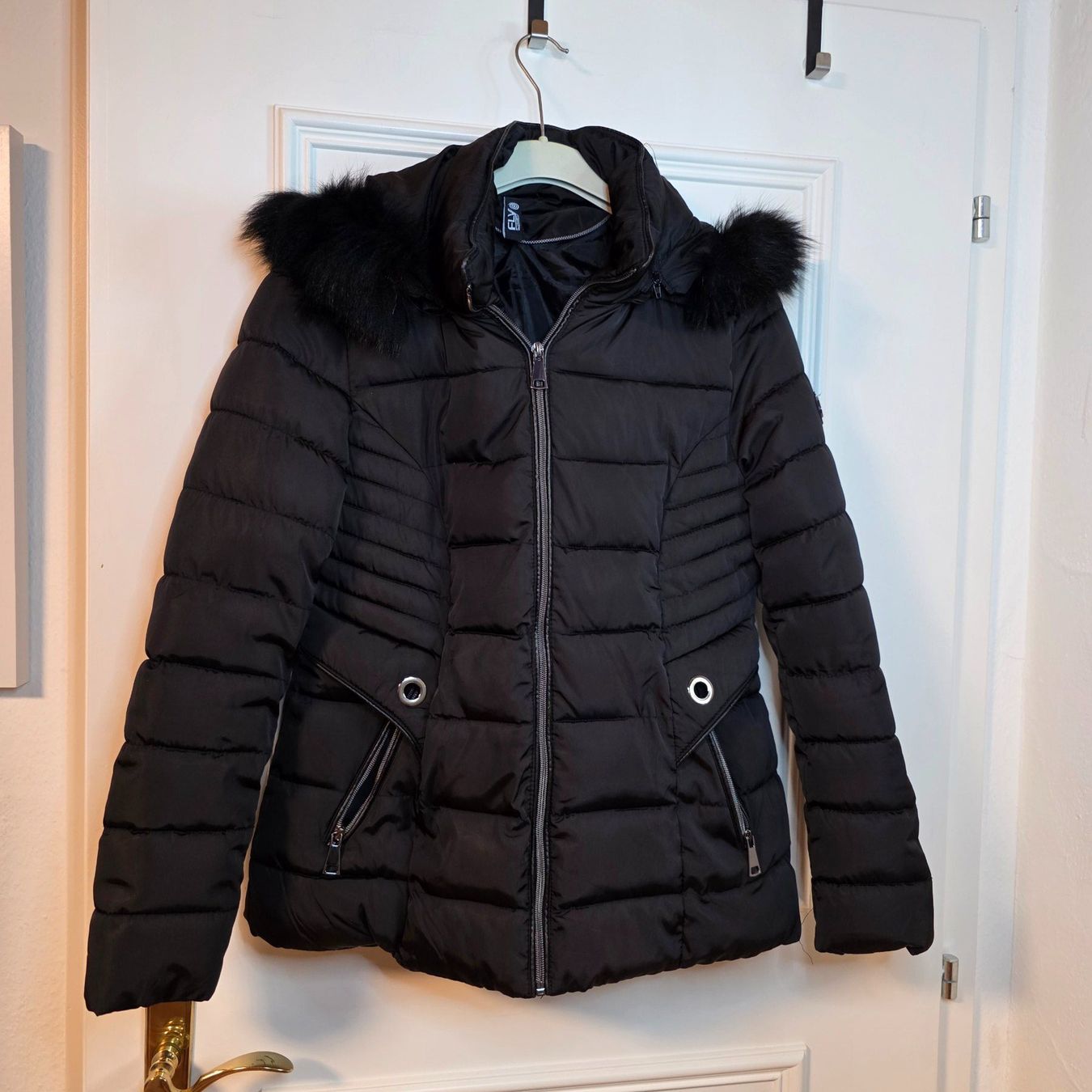 Giacche: Schwarze Winterjacke S/M Top Zustand – Usato da Wald ZH venduto da CapLux 1