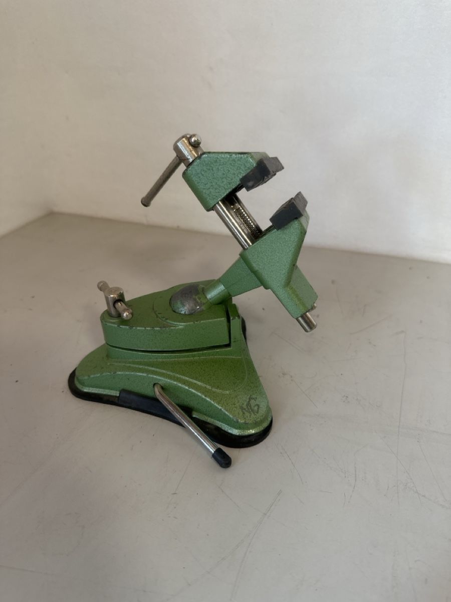 Tous les outils: Mini Vise green suction base used condition – D'occasion à Elsau par MANWITHVAN 3