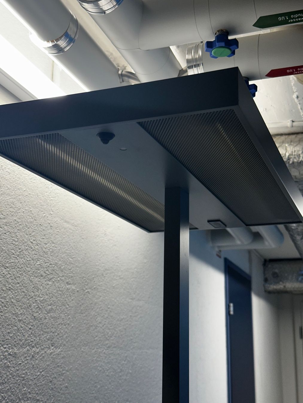 Lampade: Büro-Stehlampe – DEFEKT – Difettoso da Zürich venduto da Linvo-AG 1