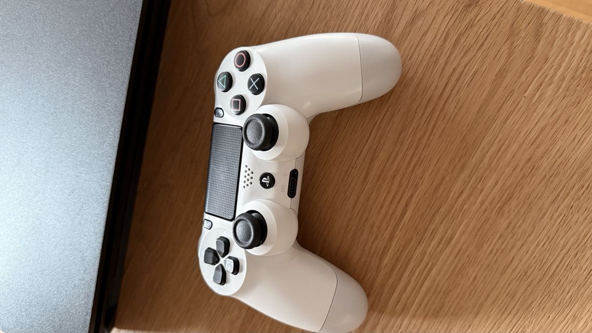 Sony Console: Playstation 4 Pro – Usato da Wald ZH venduto da Senix 4