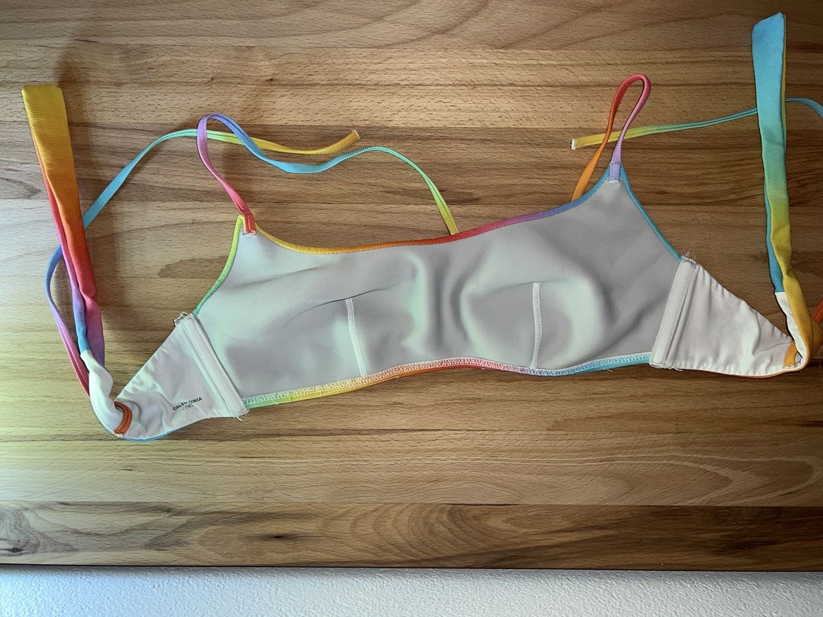 Calzedonia Badekleider & Bikinis: Regenbogen Bikini-Top – Gebraucht aus Felsberg von brueli-97 3