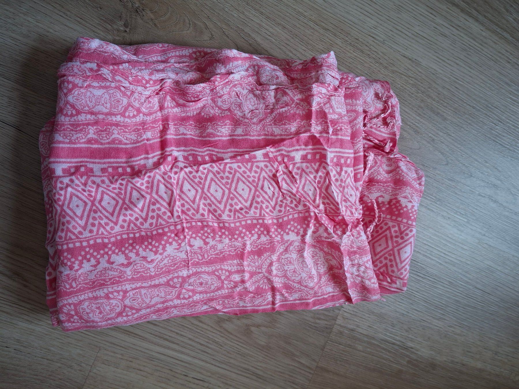 Foulards, Tücher & Schals: Halstuch pink/weiss – Gebraucht aus Oberwil/Dägerlen von Dominique1606 1