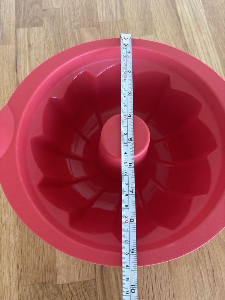 Teglie da forno: Gugelhopfform Backform Silikon – Usato da Zürich venduto da leonie.vera 2