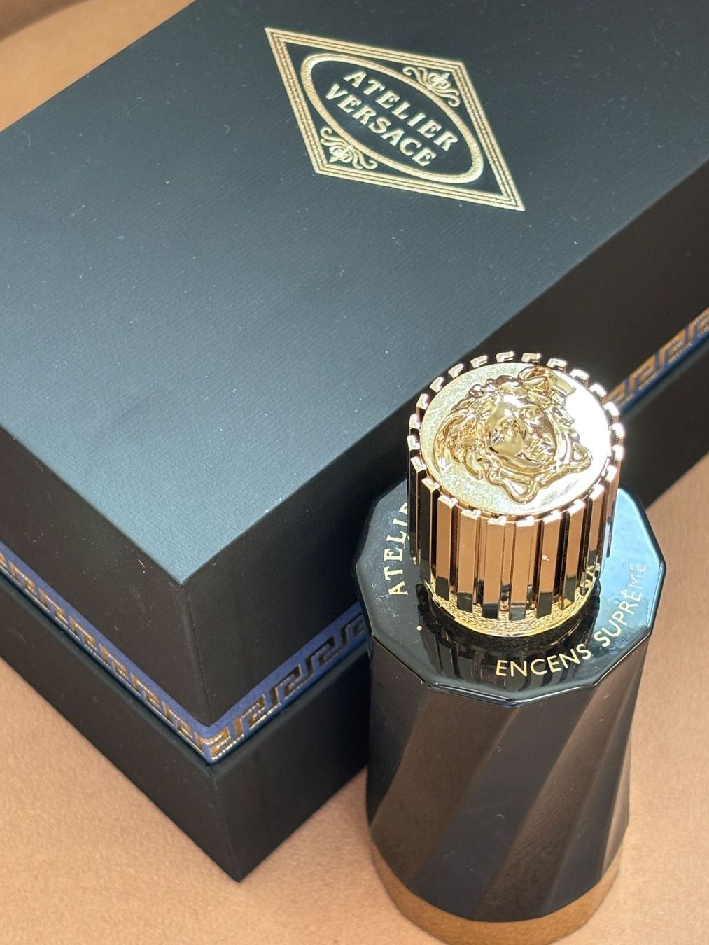 Versace Profumi & Eau de Toilette: Original Atelier Versace Encens Supreme 100ml Eau de Parfum – Nuovo (secondo la descrizione) da Lengnau BE venduto da 4ConsultingSolutions 1