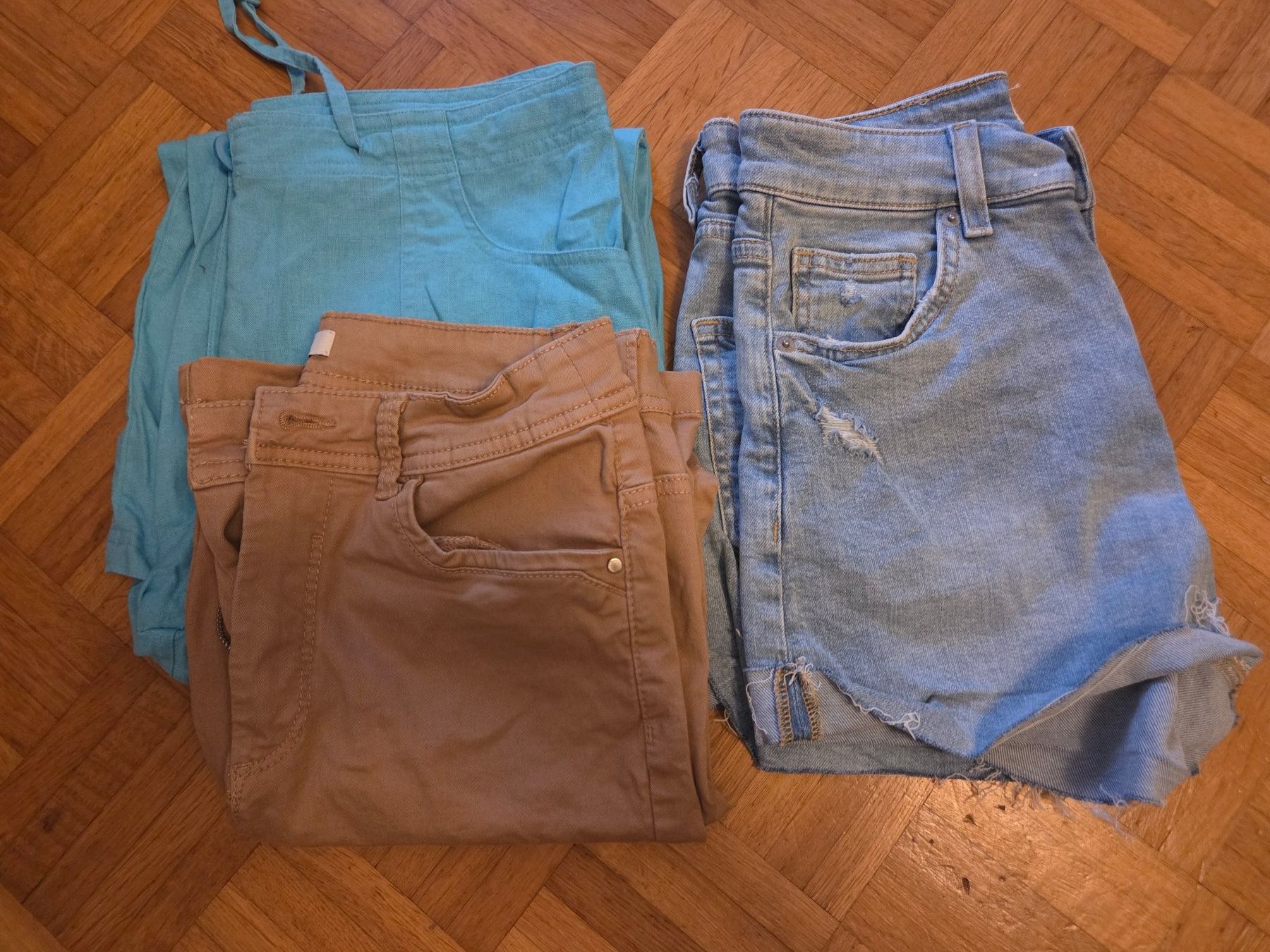 Pantaloni: Shorts und leichte Hose Gr. 38 – Usato da Basel venduto da grandfamily
