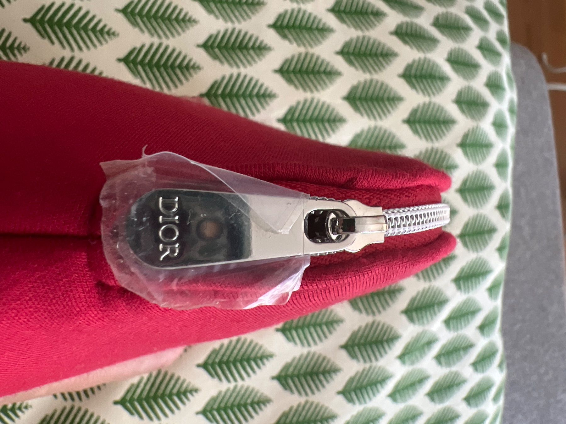 Dior Custodie per cosmetici: Dior Kosmetiktasche rot mit CD Logo neuwertig – Usato da Uznach venduto da Ya_x7x6 3
