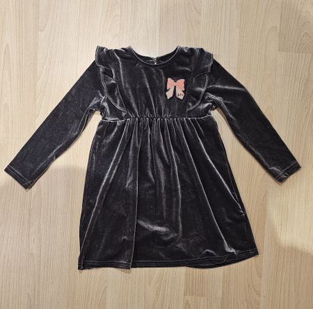 Hübsches Kinder- Samtkleid von Jette