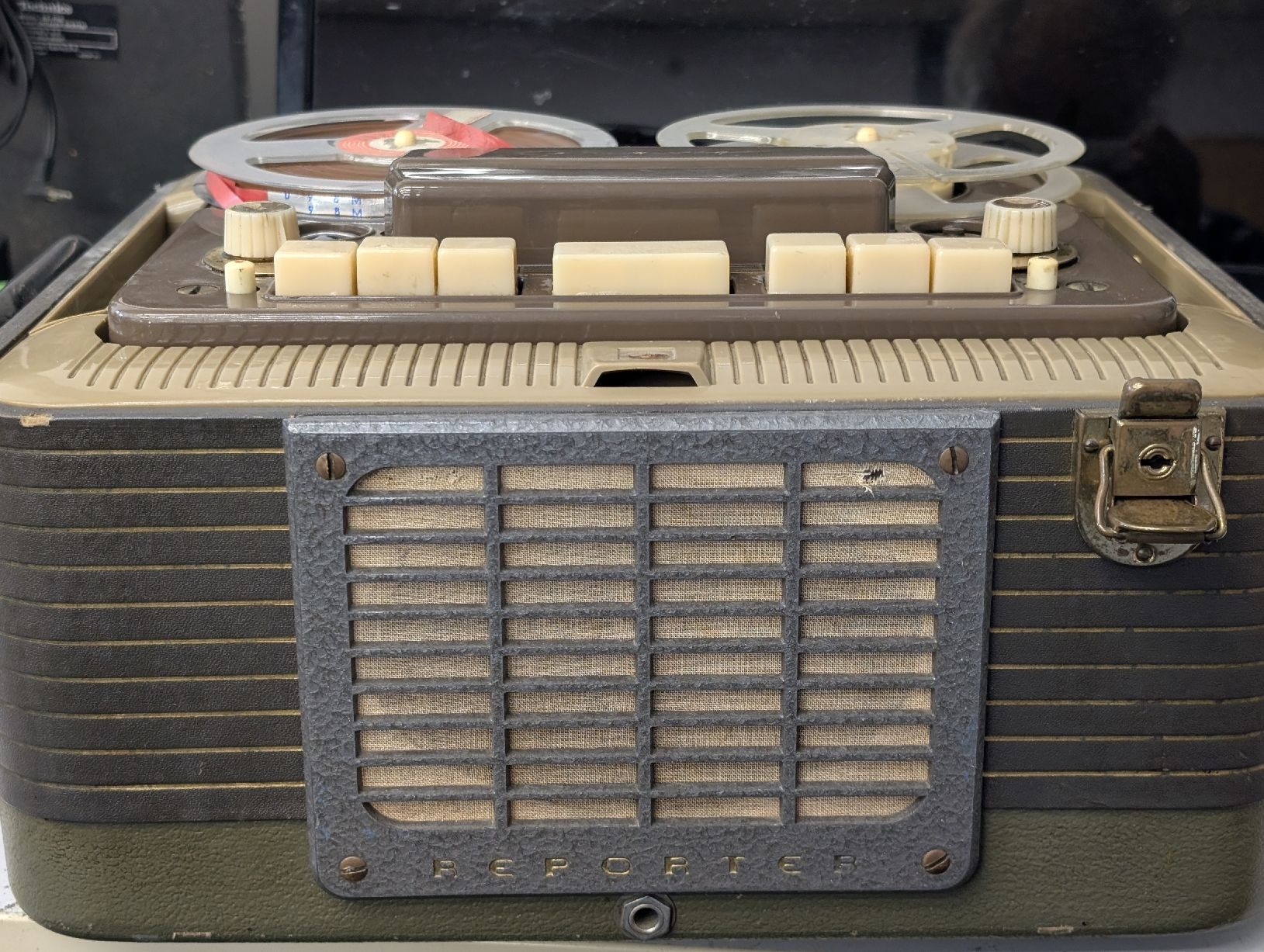 Grundig Bandmaschinen: Grundig Reporter TK12 Tonbandgerät – Defekt aus Breitenbach von Dribbel 2