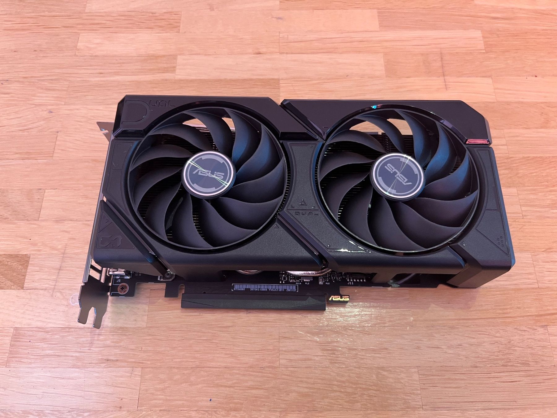 Asus Schede grafiche: ASUS DUAL GeForce RTX4060 OC 8GB – Usato da Zürich venduto da luc70 4