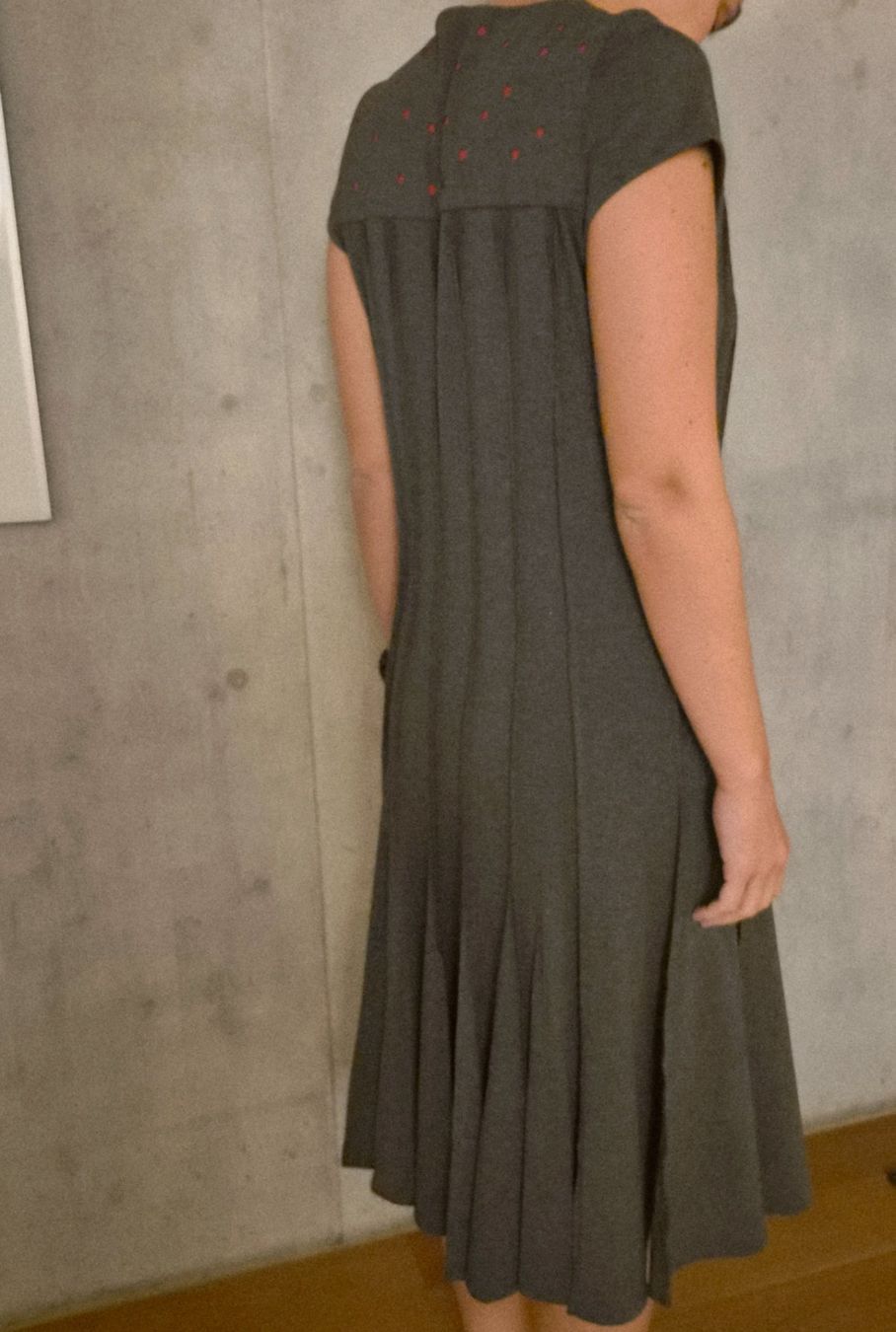 Kleider: Basman Design Kleid – Gebraucht aus Fällanden von castello04 4