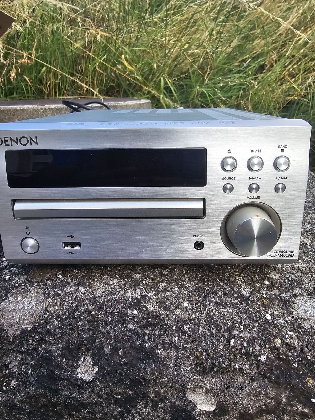 Denon Ricevitori: Denon CD Receiver RCD-M40DAB silber guter Zustand – Usato da Aeugstertal venduto da Levo84