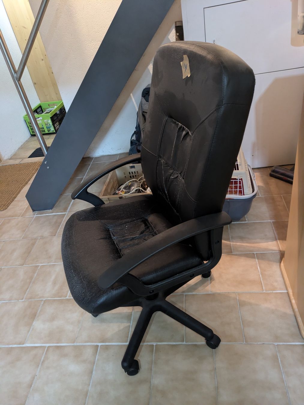 Chaises: Bürostuhl – D'occasion à waldenburg par vr161069